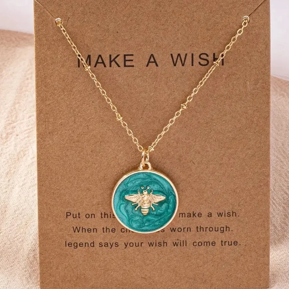 Luxury Designer Pendant Necklace - NEW
